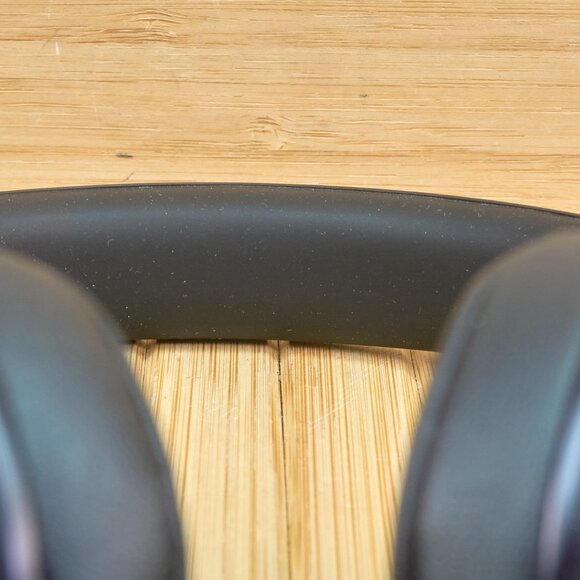 Beats by Dr. Dre Beats Solo3 Wireless On-Ear Headphones - Matte Black - Picture 10 of 12